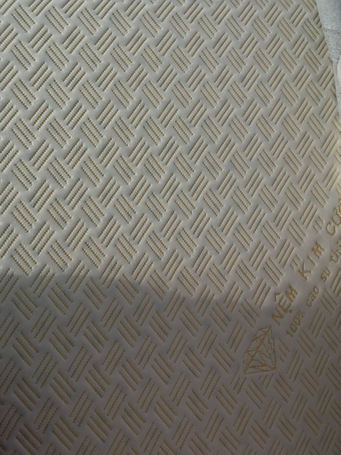 Sản phẩm đẹp chất lượng giao hàng hơi lâu tuy nhiên là do dịch nhưng anh giao hàng cũng rất cố gắng giao sớm trong khả năng có thể giá cũng khá là tốt .Shop phản hồi nhanh sẽ ủng hộ những lần tiếp theo nếu có nhu cầu