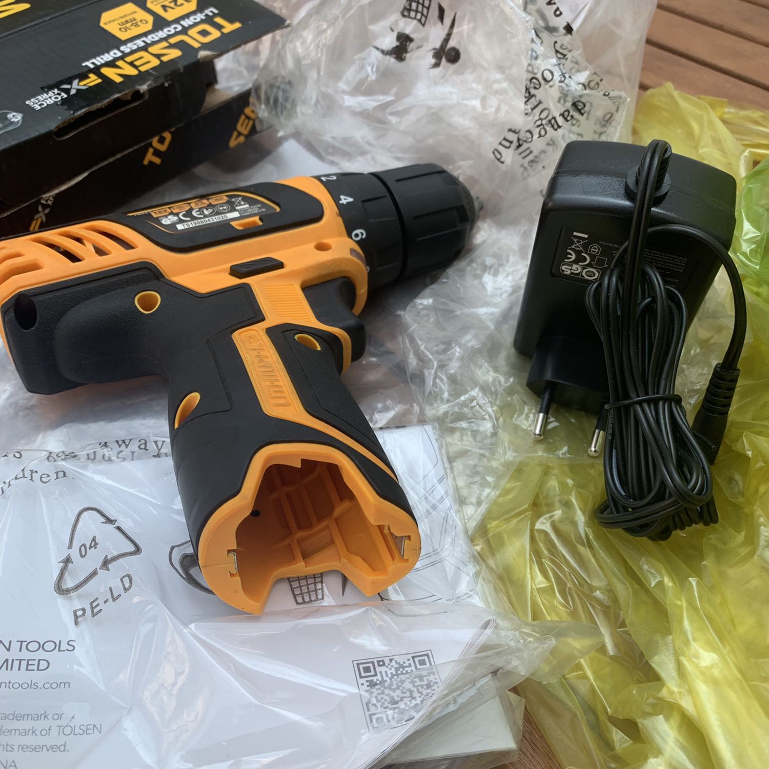 Sp thì giao cũ mèm . Nhắn ko trả lời! Giao phần đầu *** ko có sạc vô đâu