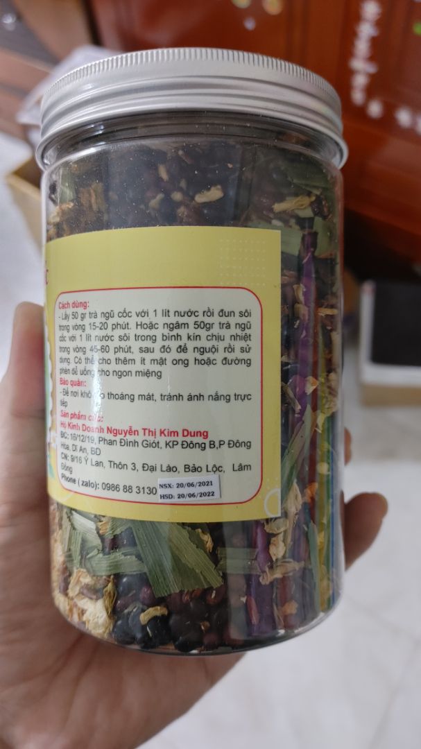 Trà thơm mát. Mùi gạo rang chiếm chủ đạo. Hàng mới date còn gần 1 năm.