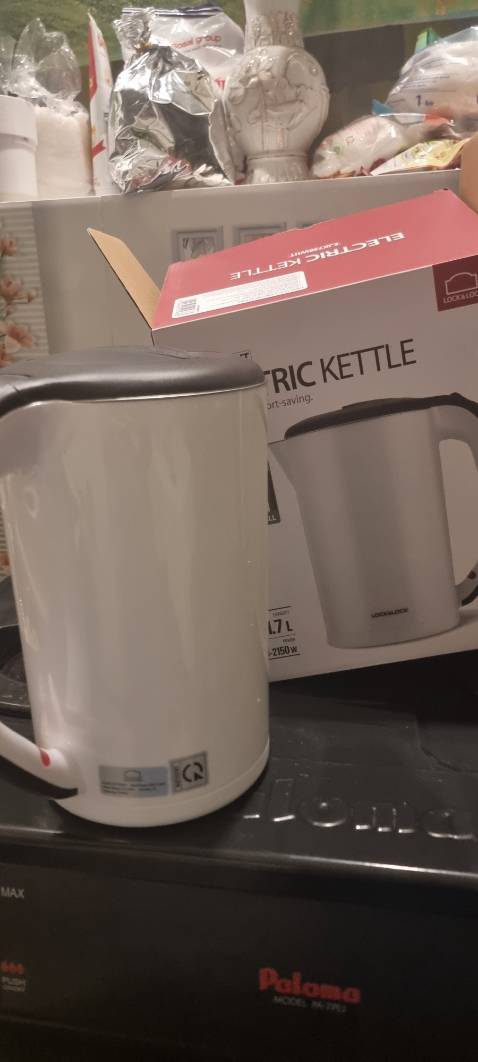 Shop mới vừa chạy chương trình tặng ly nhựa 7 tây  sáng 8 tây mình đã đặt hàng rồi, mà không gửi ly quà tặng kèm. Dù shop có nhắn ghi chú chương trình có thể hết sớm, nhưng không thể nào nhanh hết như vậy . Vì trưa mới đăng sáng hôm sau mình đặt rồi.mà kéo dài đến 4 ngày ngày tặng quà. Nếu shop hêt quà thì xóa ápp đi , chứ làm vậy giống như *** mn  đó.mình vì thấy ly đẹp mới đặt, chứ mình cũng có bình siêu tốc rồi.nản