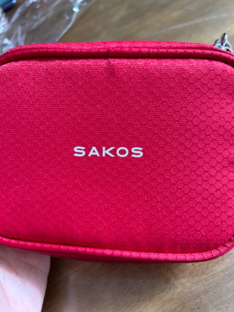 Chất vải không giống ảnh
Mặt trong cũng không giống, lại còn bị quệt bẩn ;(