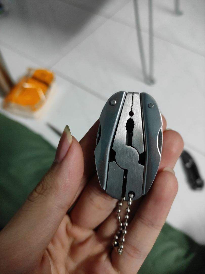 tuy 1 bên có hơi lỏng chút nhưng nhìn chung thì khá là ok...nên khá hài lòng...giá rẻ thì chắc cug ko đc lâu...nhưng với giá này như v là đc r