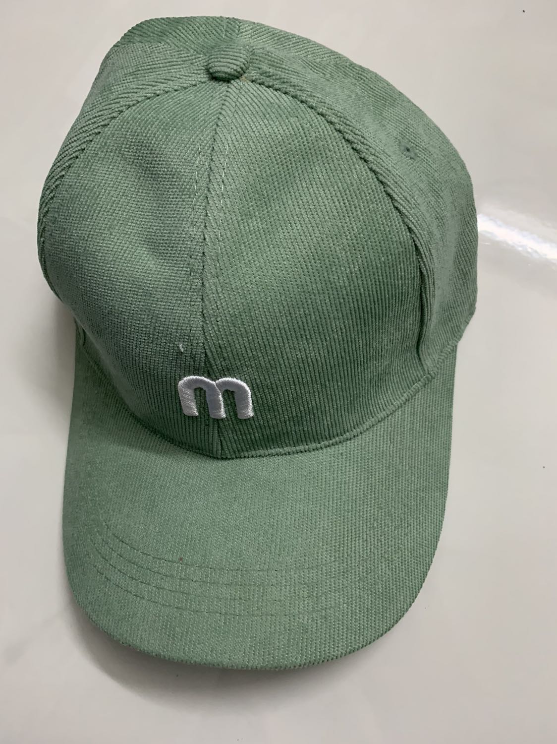 Nón đúng như giới thiệu, khoá nón phía sau trông khá chắc chắn Nón đúng như giới thiệu, khoá nón phía sau trông khá chắc chắn