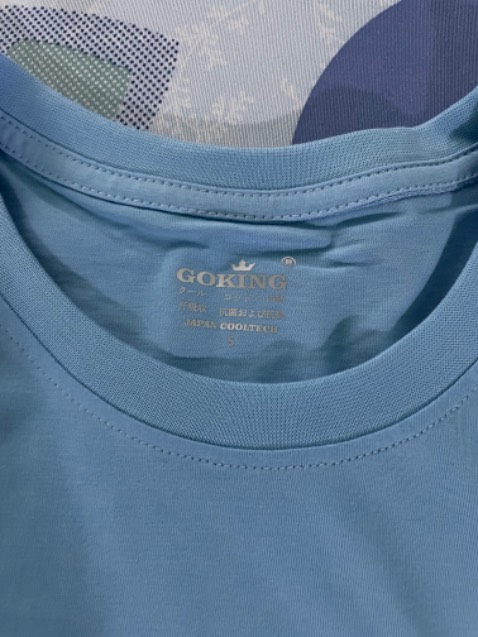 Chất liệu mịn mặc mát có điều màu so với trên quảng cáo hơi lệch tí, size hơi to thường mình mặc size M mà áo này chọn size S là vừa, nhờ xem kỹ tư vấn size nên k bị hớ☺️