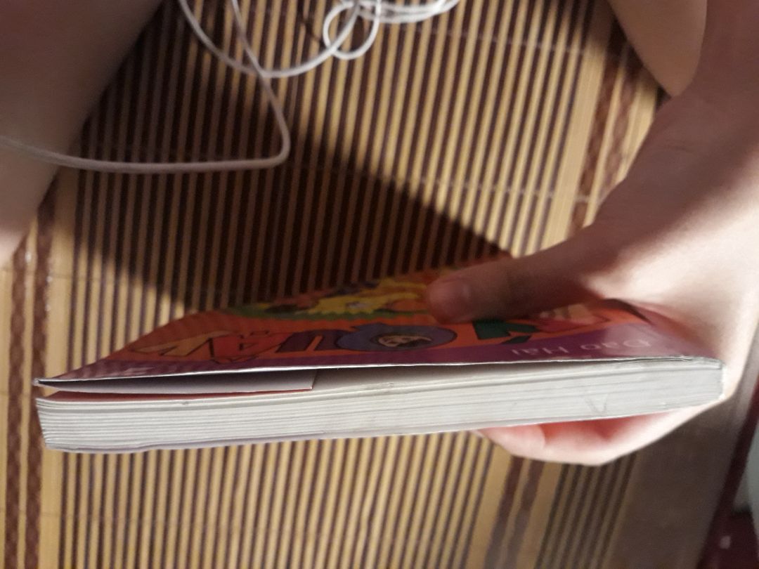 Giao hàng nhanh, nhưng truyện gửi đến rất cũ thực sự là nhìn thấy quyển sách mà chán không muốn mở đã thế còn bụi, thật sự là quá thất vọng với tiki. Mình mua ở tiki khá nhiều rồi nhưng chưa lần nào thật vọng như lần này.