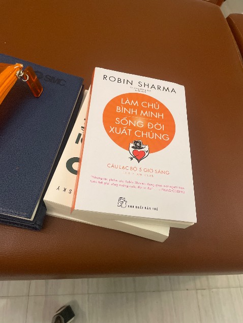 Sách mới, in bìa rất đẹp, giao hàng nhanh, nội dung sách hay bổ ích