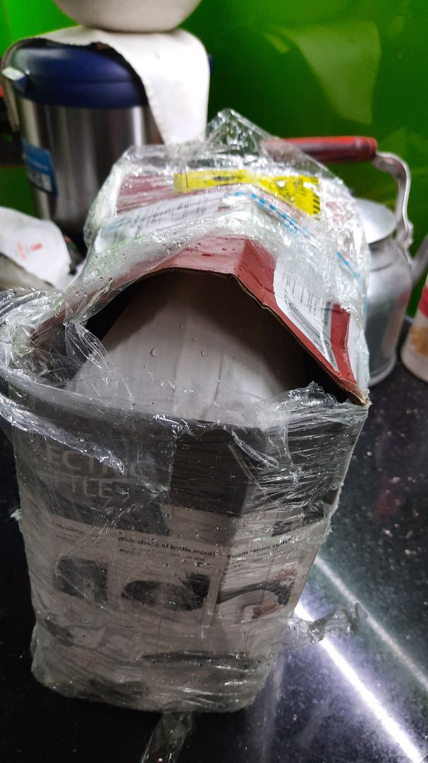 Bình thường, có vẻ không chắc chắn lắm. Mới xài nên k biết bền không. Dung tích bình hơi nhỏ, nấu max nước mà chế k đầy bình thủy, trong khi lúc trước xài mấy cái Asanzo 99k ở *** thì vẫn còn dư.  Đóng gói sơ sài, khi giao thì hộp móp méo, may mà bên trong k bị gì.