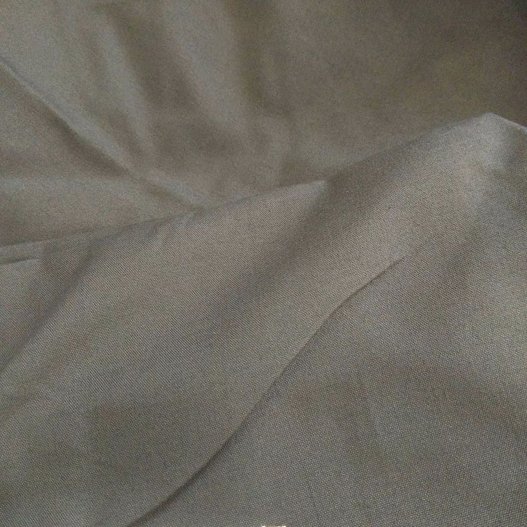 Đặt trong lo lắng nhưng hàng về hài lòng lắm. Cứ sợ nằm nóng với bí nhưng may là vải mịn, nằm êm và mát lắm. Bộ này bao gồm 1 ga, 2 vỏ gối nằm và được tặng thêm 1 vỏ gối ôm nha. Vỏ gối nằm không có dây kéo nha mọi người.