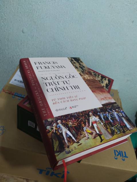 Hài lòng về trải nghiệm mua sách
- Về chất lượng: Sách bán theo combo đẹp, sang trọng. Khi nhận hàng hộp sách còn nguyên màng co bọc xung quanh chứ không bị rách nát hay lỗi gì. Về 2 quyển sách thì chất lượng tốt, mới nguyên, giấy đẹp và thơm :3
- Về giá cả: Mình săn được combo với giá giảm 50% khá hài lòng.
- Về vận chuyển: Mình chọn gói TikiNOW giao hàng nhanh 2-3h và còn được mã freeship TikiNOW 39k. Từ lúc đặt hàng đến lúc nhận hàng chỉ mất đúng 1 tiếng đồng hồ. TikiNOW đỉnh thực sự. Shipper thân thiện dễ thương.