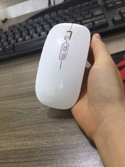 em nhận được hàng rồi, đánh giá cho shop chút, chuột dùng tốt, mượt, nhạy lắm ạ,  có cả nút quay về màn h ình deskop nữa, ban đầu m chưa sử dụng nhìn ko hiểu có chức năng gì, xong ấn thì mới biết, nói chung chất lượng tốt, vote 5 sao