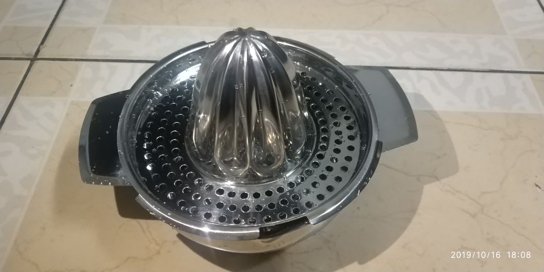 Sản phẩm chất lượng, inox sáng bóng, gia công hoàn thiện tốt, các cạnh được mài tròn an toàn, các lỗ thông cũng được mài gọt sạch sẽ, cho Tiki năm sao.