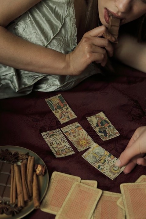 sách hay kinh khủng, mình đã thay đổi nhân sinh quan sau khi đọc xong quyển này luôn, nhất là về tình yêu, thì ra trước giờ yêu lầm bảo sao.. 
 rất thích sách Osho, sẽ mua thêm may quyen con lai cho đủ bộ 💫🌷💖☃️