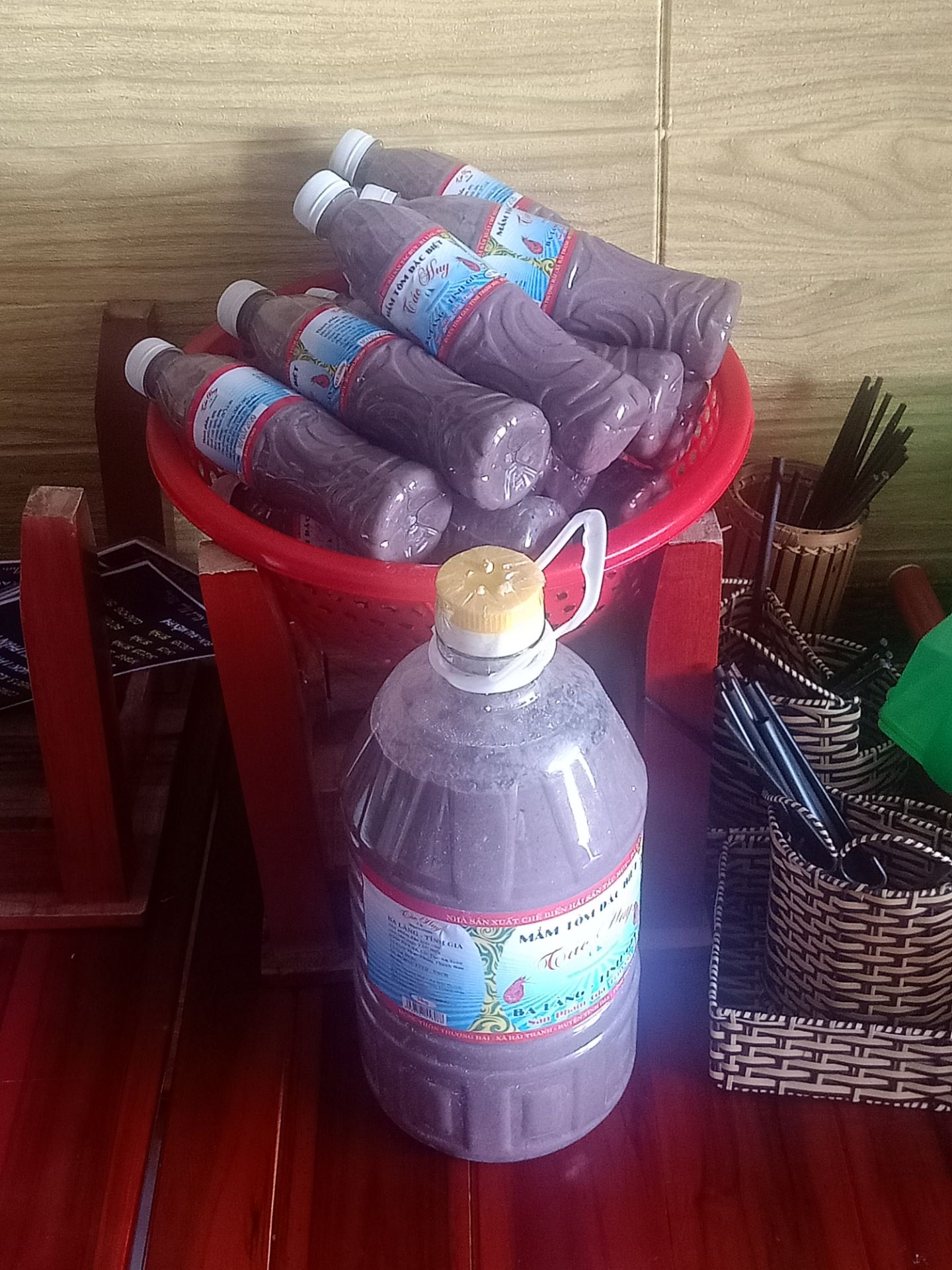 mình mua hàng tiki một tháng hơn 2 triệu mà giao hàng chậm quá