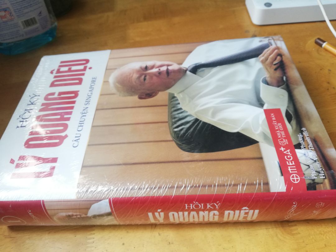 Tiki giao hàng đúng tg mặc dù dịch không được ra khỏi nhà theo chỉ thị 16, hàng đóng gói kỹ càng, sách khổ lớn to hơn ngoài mong đợi, về nội dung thì mình chưa đọc.
