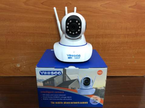 camera này xịn thật sự ấy, có đàm thoại 2 chiều nên thi thoảng đi xa mở camera nói vào cho chồng con ở nhà biết dọn dẹp, mình mua thêm cái thẻ nhớ gần 90k là xem lại được video đã quay, hình ảnh camera khá sắc nét, màu đẹp, camera này còn xoay được 360 độ cơ ạ, Camera này cũng dễ cài nữa, chồng mình được bạn nhân viên tư vấn là cài 3 phút xong luôn