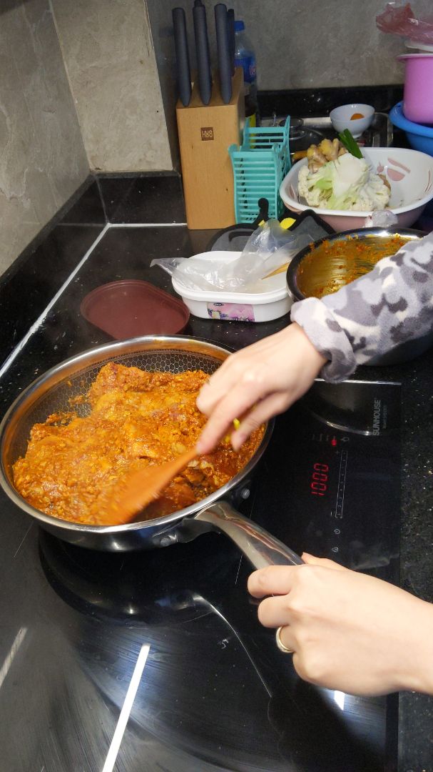 Nồi và chảo fivestar chất lượng tốt, dày dặn, nhận từ tốt, không bị cháy , nên mua nhé các ban