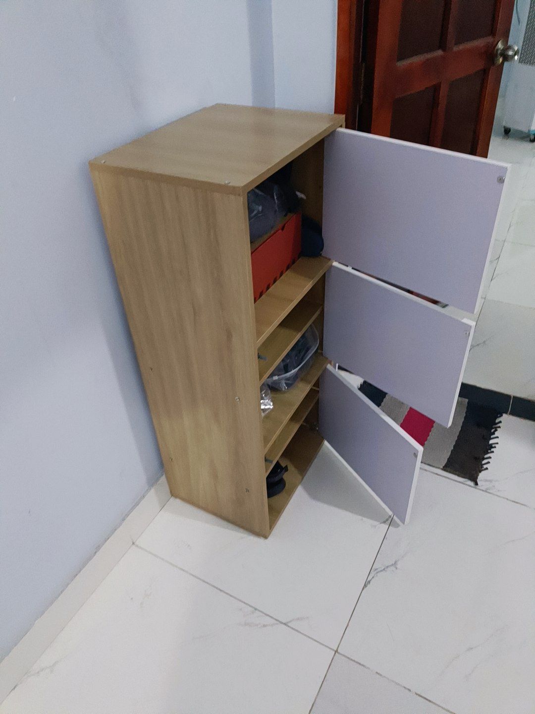 tủ đẹp,tuy là hàng lắp ráp nhưng vẫn đủ cứng cáp.Shop tận tình hỏi thăm,cũng như thông báo đơn hàng đang đi đến đâu cho KH nắm thoongntin,mình rất ưng...chúc shop hồng phát nha ^^