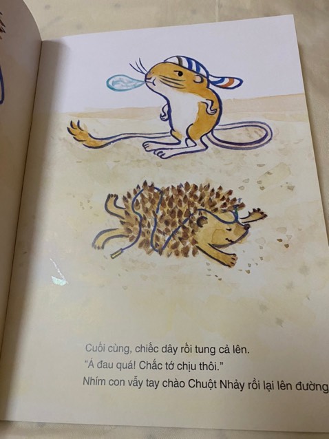 Sách hay, bé nhà mình rất thích. Lần trc mua mấy cuốn, bé chủ động bảo mẹ mua thêm những quyển này. Thấy con thích đọc sách và thuộc được nội dung nên mẹ không ngần ngại mà đặt tiếp cho con😘😘