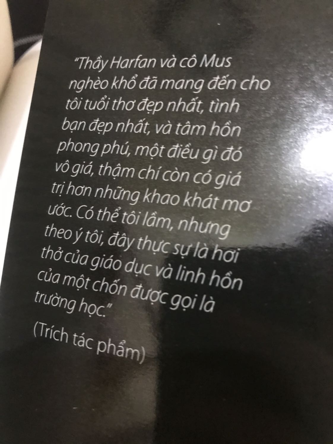 Tiki giao hàng nhanh , vừa đặt tối hôm qua hôm nay đã có hàng rồi . Cảm ơn các anh chị shipper rất nhiều . 
Còn về chất lượng sách thì rất tốt từ chữ in đến bìa sách , còn về nội dung thì mình rất háo hức để đọc .