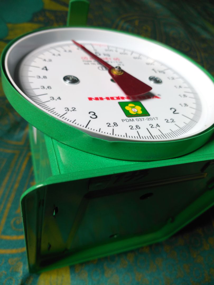 cân bi mop, không đong lắp nhua lai dc, shop ban đô lua đao, moi nguoi không len mua o shop nay. vi so tien nho len không muon lm lớn truyen. binh luân nay de cho moi nguoi tranh xa shop nay ra.