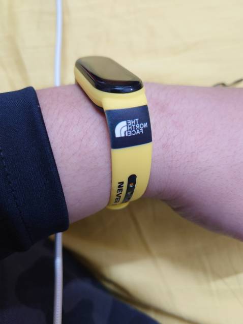 Chữ gì đây trời đất @@ :))))) sp của shop này khó đỡ thật