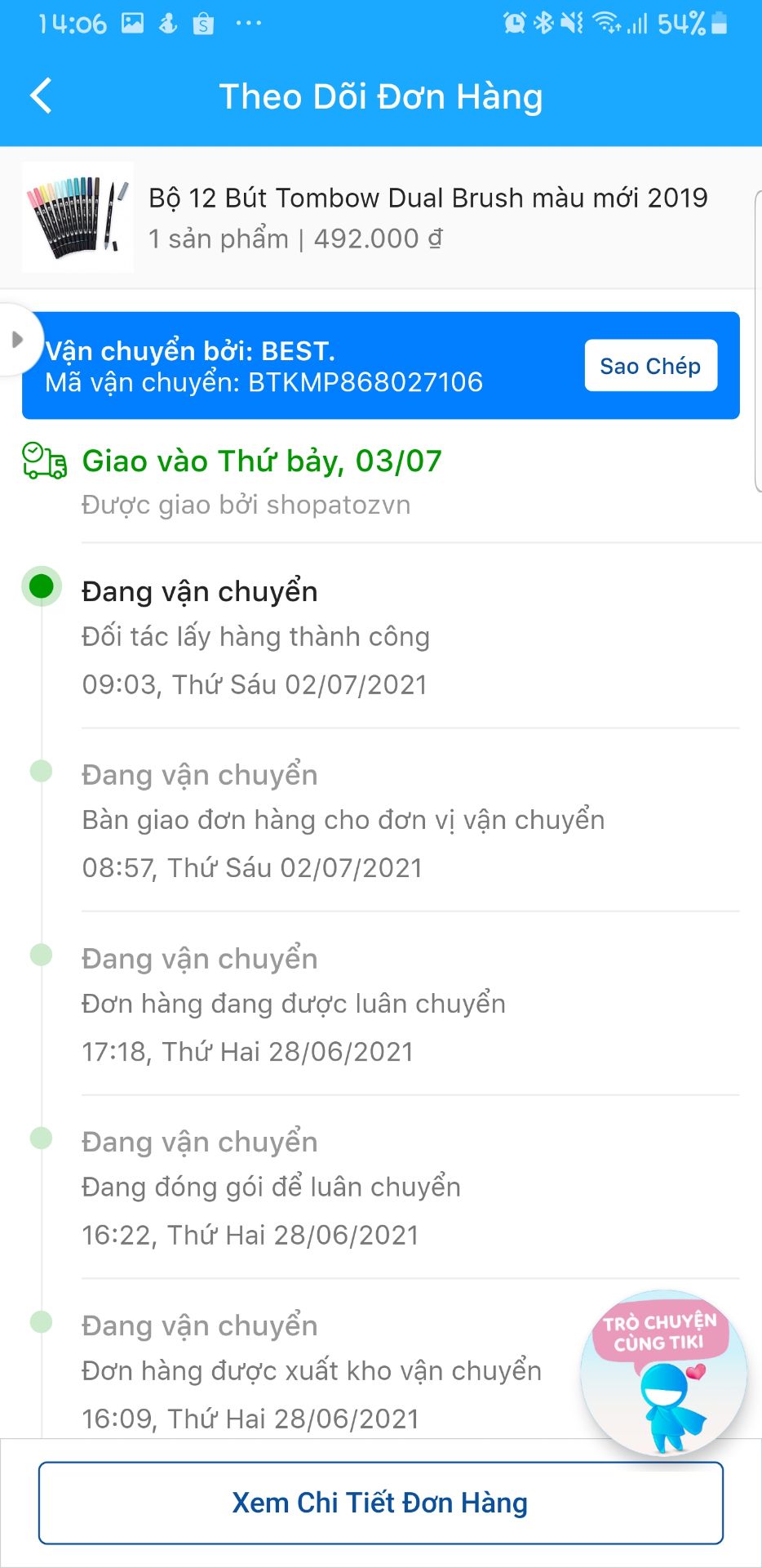 Hẳn là không có gì để bàn cãi về em Tombow này nữa rồi. Mực ra đều màu, đầu cọ mềm mại. Bạn nào mê quay viết thì chắc độ dài của em ấy khá là vừa tay :))) lại còn mua đc với giá rất tốt ^^
Tuy nhiên nếu mua bản màu này có 4 màu khá nhạt nên rất khó sử dụng.
Riêng giao hàng đợt này quá quá lâu, từ SG về bình thường k lâu như vậy, xong mình thấy giao hàng 7 ngày mình cũng chấp nhận vì dịch. Nhưng k hiểu sao đến ngày thứ 6 mới giao cho bên giao hàng. Và cuối cùng là muộn hơn thời gian dự kiến.