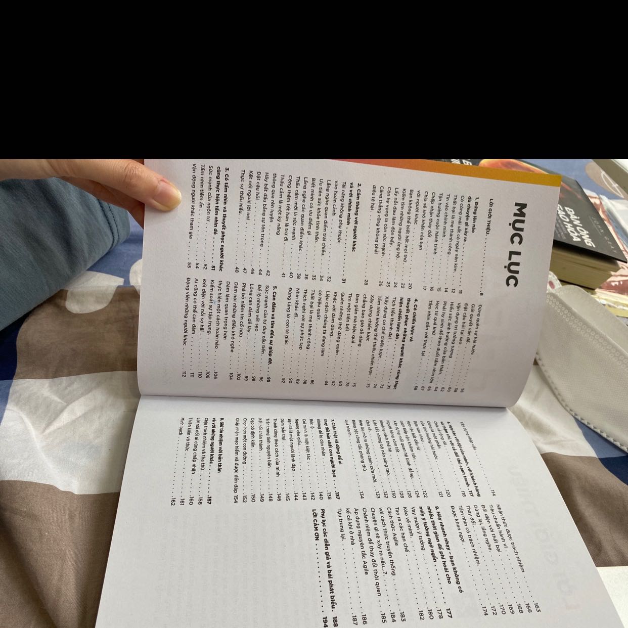 Một quyển sách cũng khá đáng để mua. Về nội dung thì khái quát các bài Ted Talk của những diễn giả, rồi sau đó có khung ghi tên bài nói để nghe thêm. Trình bày đẹp mắt, thu hút, giấy đẹp.