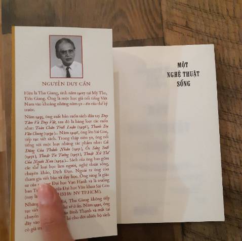 Nội dung: chưa đọc
Hình thức: khác màu trên app nhưng chất lượng bìa và giấy rất ổn. Bao bọc kĩ càng.