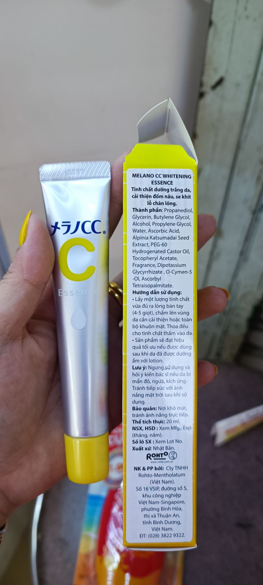 tưởng được tặng tuýp kcn size nhỏ..nhưng nhận hàng size lớn luôn..thời tiết dạo này nắng gắt nữa..món quà ý nghĩa quá luôn..mình đặt giá 250k..còn sp *** thì lần đầu dùng..chưa biết hiệu quả ra sao.nhưng của hãng cũng yên tâm❤
