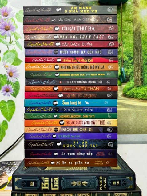 2 tựa mới nhất của Agatha Christie hứa hẹn những vụ án  đặc sắc.

Sách mới nguyên seal, đóng gói cẩn thận có xốp chống sốc 2-3 lớp.

Giao siêu tốc sớm hơn dự kiến. Shipper vui vẻ, lịch sự.