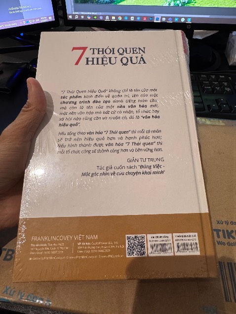 Đóng gói cẩn thận, giao nhanh, sách đẹp, bìa cứng.