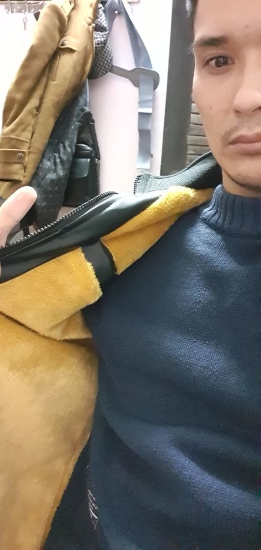 Áo so với giá tiền thì cũng được, dù không giống trong hình shop quảng cáo, tóm cái váy lại là cũng ổn.300k không đòi hỏi nhiều