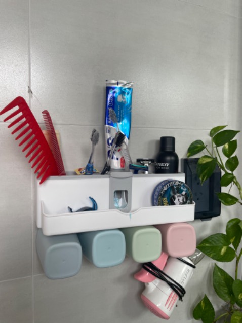 Keo dán không ổn. Đã rơi 1 lần và tôi phải dùng 3M để dán lại thì mới dùng được.