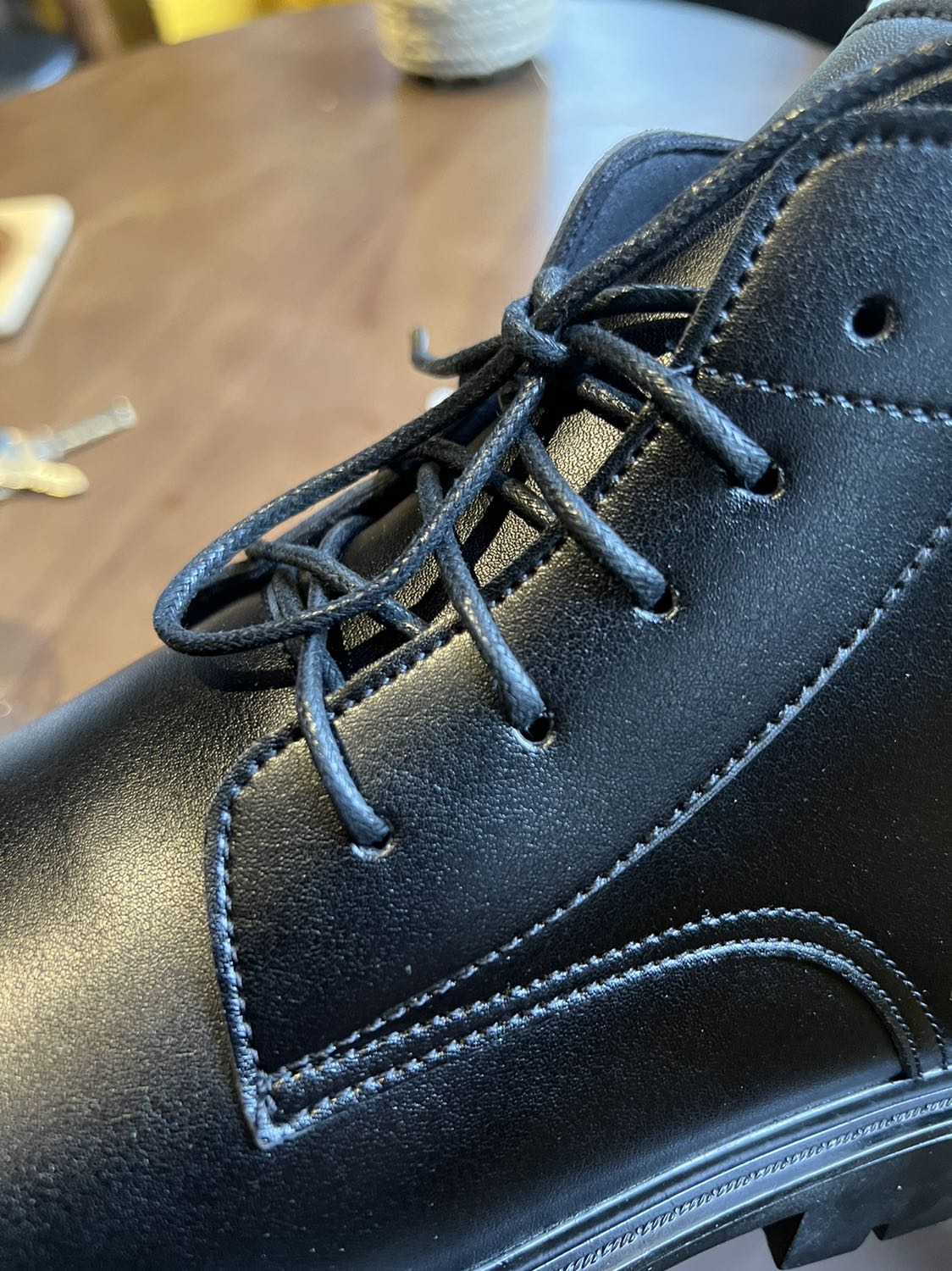 Quá đẹp. Da mềm đế hầm hố cực kỳ ưng ý. Còn được kiểm tra hàng trước khi thanh toán. Shop tư vấn chọn size cẩn thận. Cảm ơn sẽ ủng hộ nếu mua thêm.