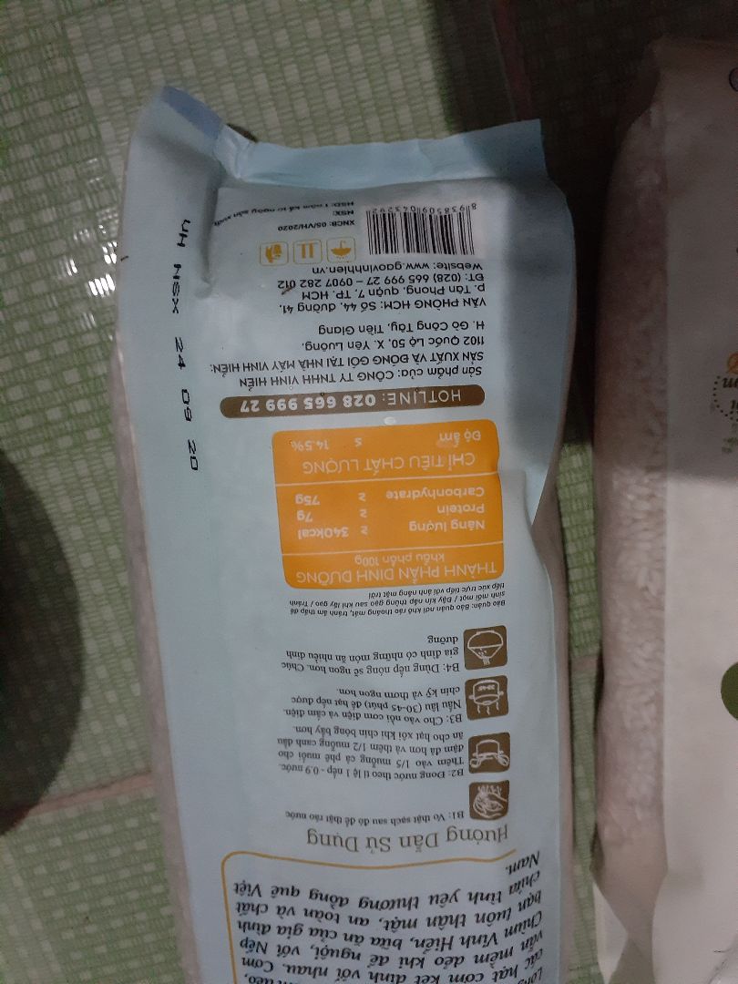 Nếp bị mốc, túi nếp rất cũ, mùi mốc rõ rệt, nsx từ tháng 9/2020, hạt nếp chuyển sang màu xám và có kiến trong túi nếp, lần đầu tiên mua hàng mà bị như vậy, thật sự thất vọng.