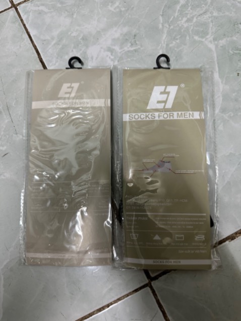 Sản phẩm giao có ngoại quan tương đối giống hình ảnh, chất lượng sản phẩm chưa đánh giá đc vì chưa sử dụng. Giao hàng nhanh, thái độ nhân viên giao hàng ổn. Giá cả hợp lý. Tóm lại, nên mua khi có nhu cầu