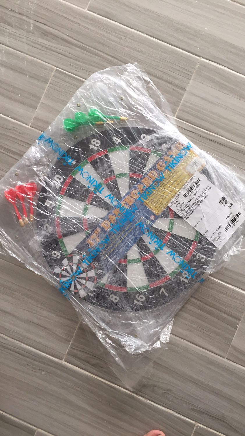 Sản phẩm khá hài lòng, mua về để cho khách phóng nên khá thích mắt, mình mua thêm 3 cây phí tiêu loại cỡ lớn lá cờ anh cầm khá nặng chắc tay sướng hơn loaij kèm theo.  Nhìn chung sp khá đẹp dùng ổn Sản phẩm khá hài lòng, mua về để cho khách phóng nên khá thích mắt, mình mua thêm 3 cây phí tiêu loại cỡ lớn lá cờ anh cầm khá nặng chắc tay sướng hơn loaij kèm theo.  Nhìn chung sp khá đẹp dùng ổn