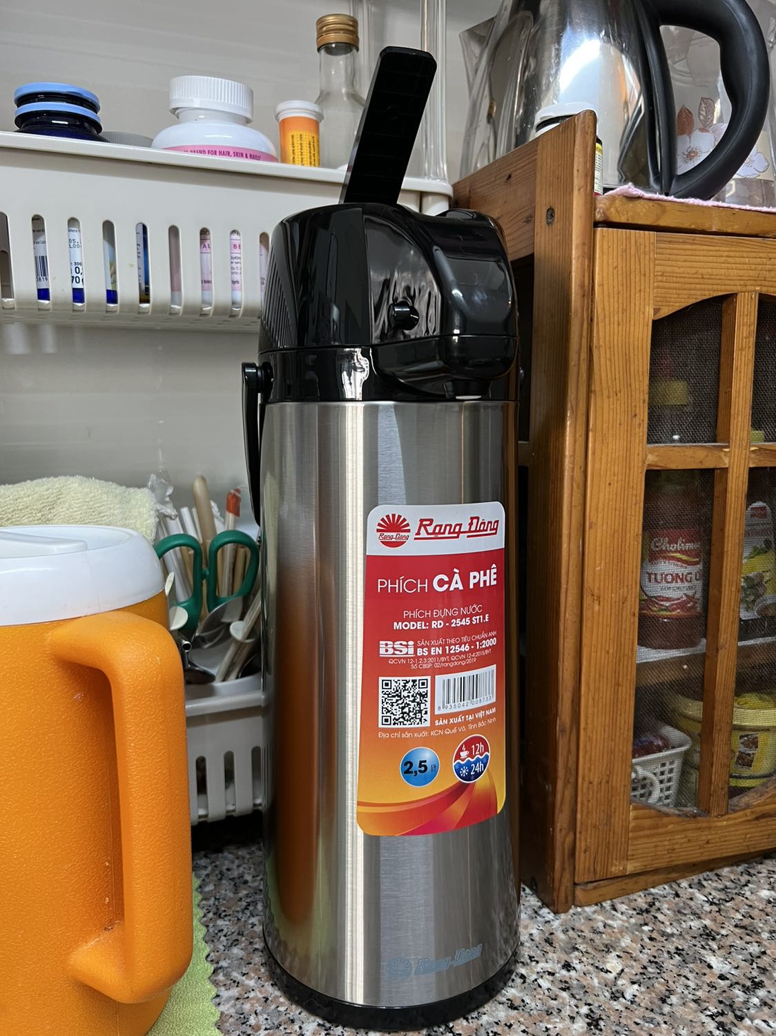 * Sản phẩm rất xinh đẹp tuyệt vời, tôi không thể trông đợi gì hơn. Cảm ơn nhà cung cấp, nhà sản xuất, cảm ơn người bán hàng, cảm ơn sàn thương mại điện tử, cảm ơn người vận chuyển để tôi có cơ hội dùng sản phẩm tốt như thế này.
* Hàng đóng gói rất đẹp. Quả nhiên người bán đã gửi gắm rất nhiều tâm tư và tình cảm trong lúc gói hàng. Hộp không có dấu hiệu bị móp, chứng tỏ bộ phận vận chuyển đã nâng như nâng trứng, hứng như hứng hoa. Xin nghiêng mình cảm ơn vì tất cả.
* Thời gian vận chuyển rất hợp lí. Tôi đã đặt hàng với tâm thế hào hứng chờ đợi để được trải nghiệm sản phẩm và tôi không hề bị chờ mỏi cổ. Có thể thấy bên vận chuyển không quản ngại thời tiết và đường xá xa xôi để đưa sản phẩm cho tôi trong thời gian ngắn nhất.