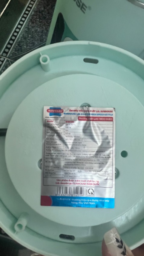 Hình thức đẹp, lòng dưới ấm bị lồi lõm, đun khá nhanh, đun nước mức max của bình khoảng 3’ là sôi, tiếng ồn khi đun ở mức ổn