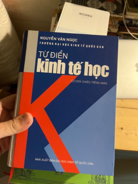 Sách phù hợp với sinh viên chuyên ngành kinh tế hoặc ai nghiên cứu bộ môn kinh tế chuyên sâu. Khá đầy đủ khái niệm. Đóng gói cẩn thận. Giao hàng đúng hẹn. Hậu mãi tốt.