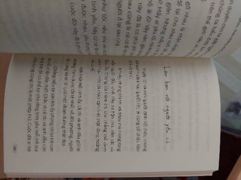 Mình mua vì mình thấy tựa khá là hay và hình ảnh bìa mình thấy khá thích mình có coi sơ qua review thì nhiều bạn kêu là về tình yêu là chính đọc qua mục lục là đủ hiểu nhưng mà về tình yêu thì cũng khá thú vị để đọc