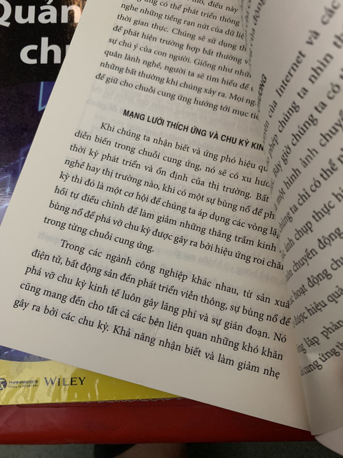 Không được bọc bao bóng, giống như lấy sách trưng bày đọc thử rồi bán lại. Bìa sau bị rách, rách luôn những trang ở sau. 1* cho chất lượng sách, nội dung sẽ đánh giá sau.