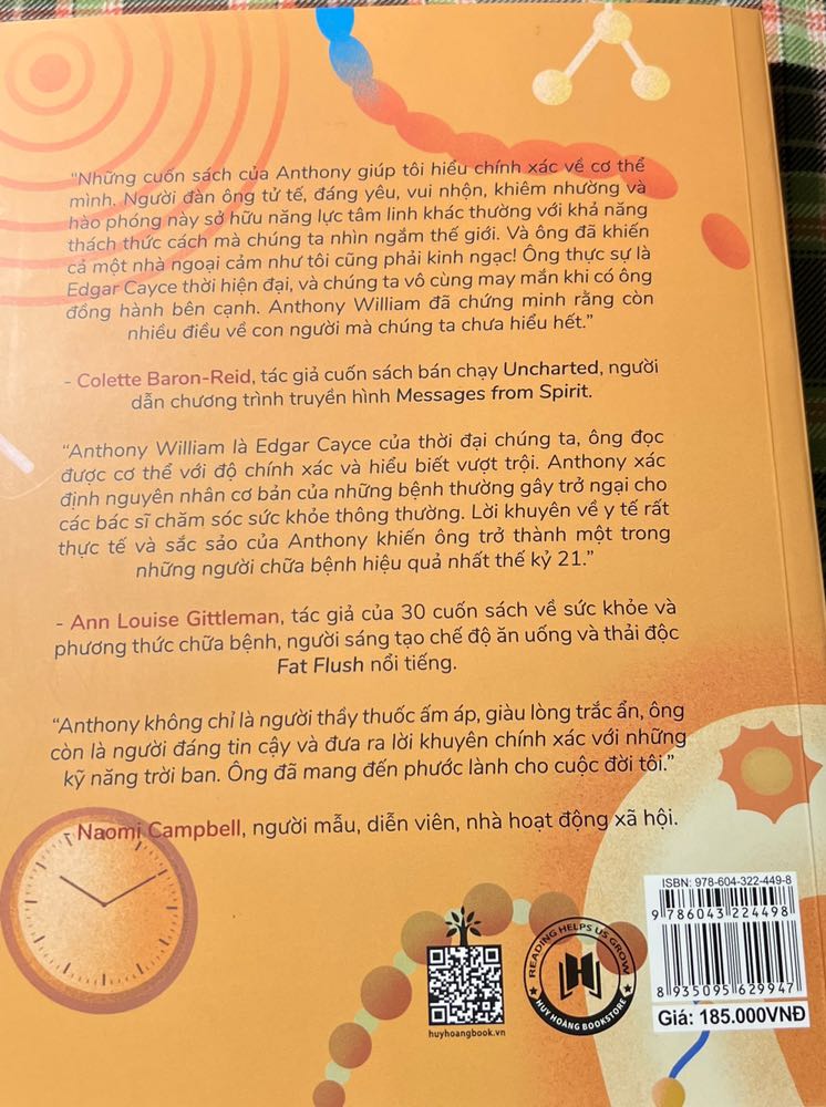 Đáng lẽ là đánh giá 5⭐️, mà lỡ ấn nhầm có 4⭐️. Chứ giao hàng rất nhanh, trưa mình đặt là chiều có luôn( chắc do sách đang có sẵn tại tiki Đà Nẵng), lại mua được giá sale. Nhìn sách xịn lắm và cực dày. Nội dung thì chưa đọc nhưng chắc có kiến thức bổ ích 🥰