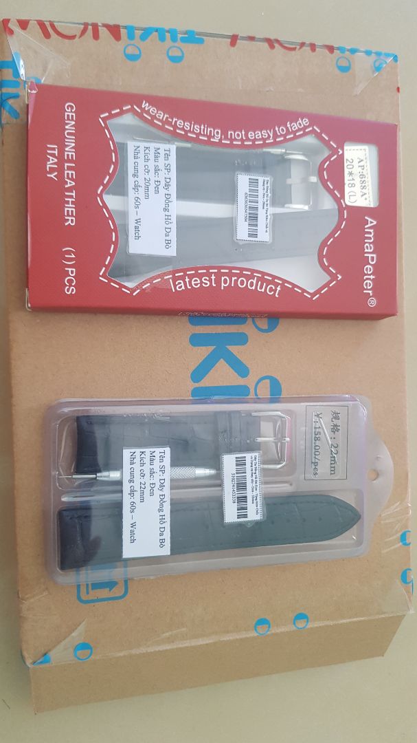 Dây da mềm, đeo thoải mái, rất dễ thay thế nhờ phụ kiện kèm theo. Chất lượng so với giá này là quá ổn rồi.