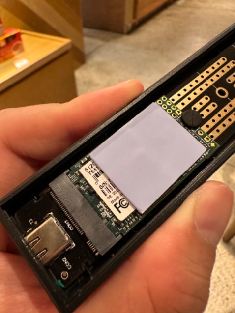 Hoàn thiện tốt, kèm đủ phụ kiện để tự thao tác.