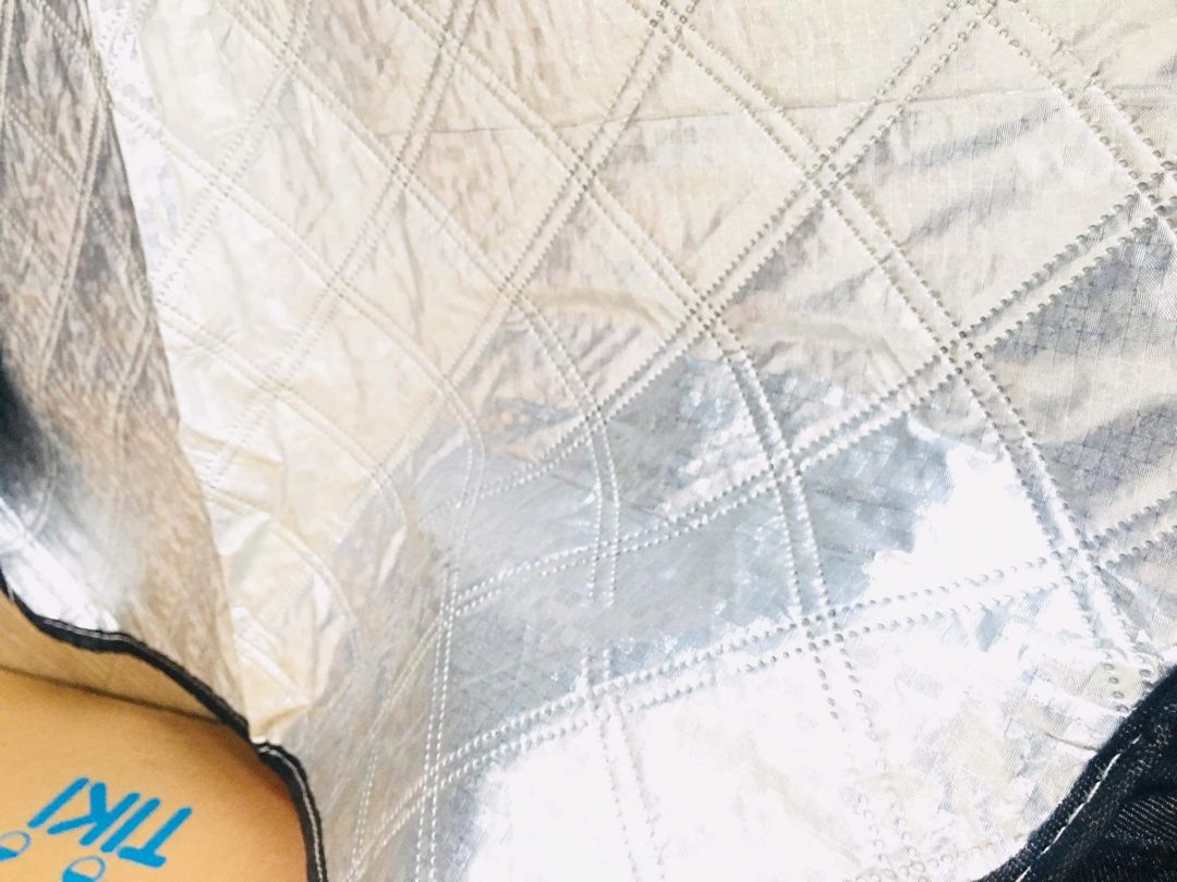 Giao hàng nhanh, sản phẩm đẹp giống như hình ảnh mô tả. Sản phẩm tốt hơn mình nghĩ. Độ dày vừa phải, chưa dùng nên không biết chất lượng cách nắng như thế nào. Sản phẩm tiện lợi dễ dàng gắp lại bỏ vào túi