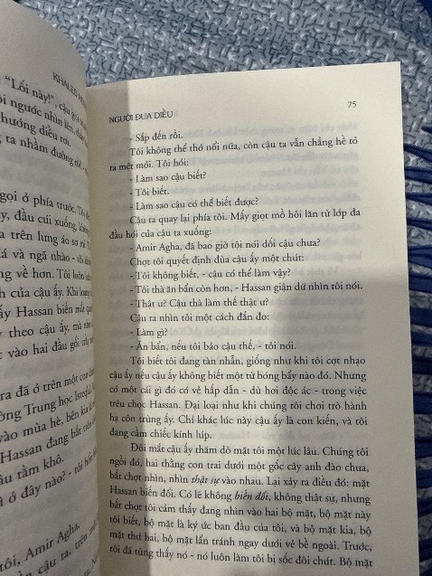 Giấy in chất lượng, bì cứng cáp, đóng gói cẩn thận