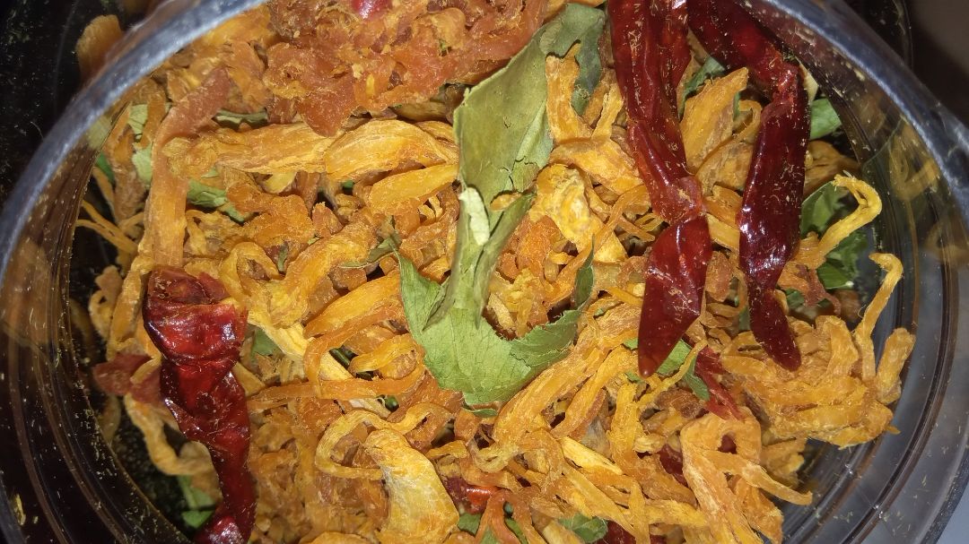 Ngon,  đóng gói kỹ lữong sản phẩm cay cay ngon tuyệt. Có màng bạc bọc nắp í .  tuy thích ăn cay nhưng mình bốc nhầm thế là đưa nguyên quả ớt vào miệng :))) nghĩ mà buồn.  Thanks shop :3