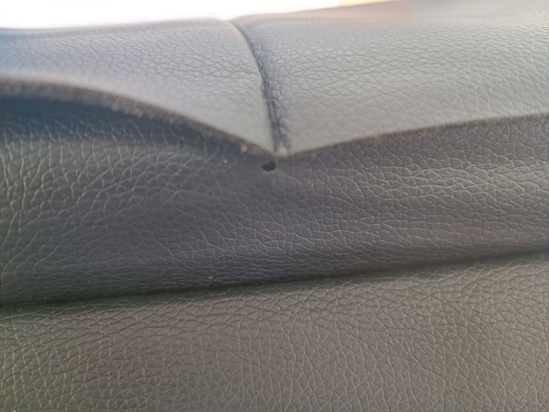 bị rách ngay chỗ đầu khâu