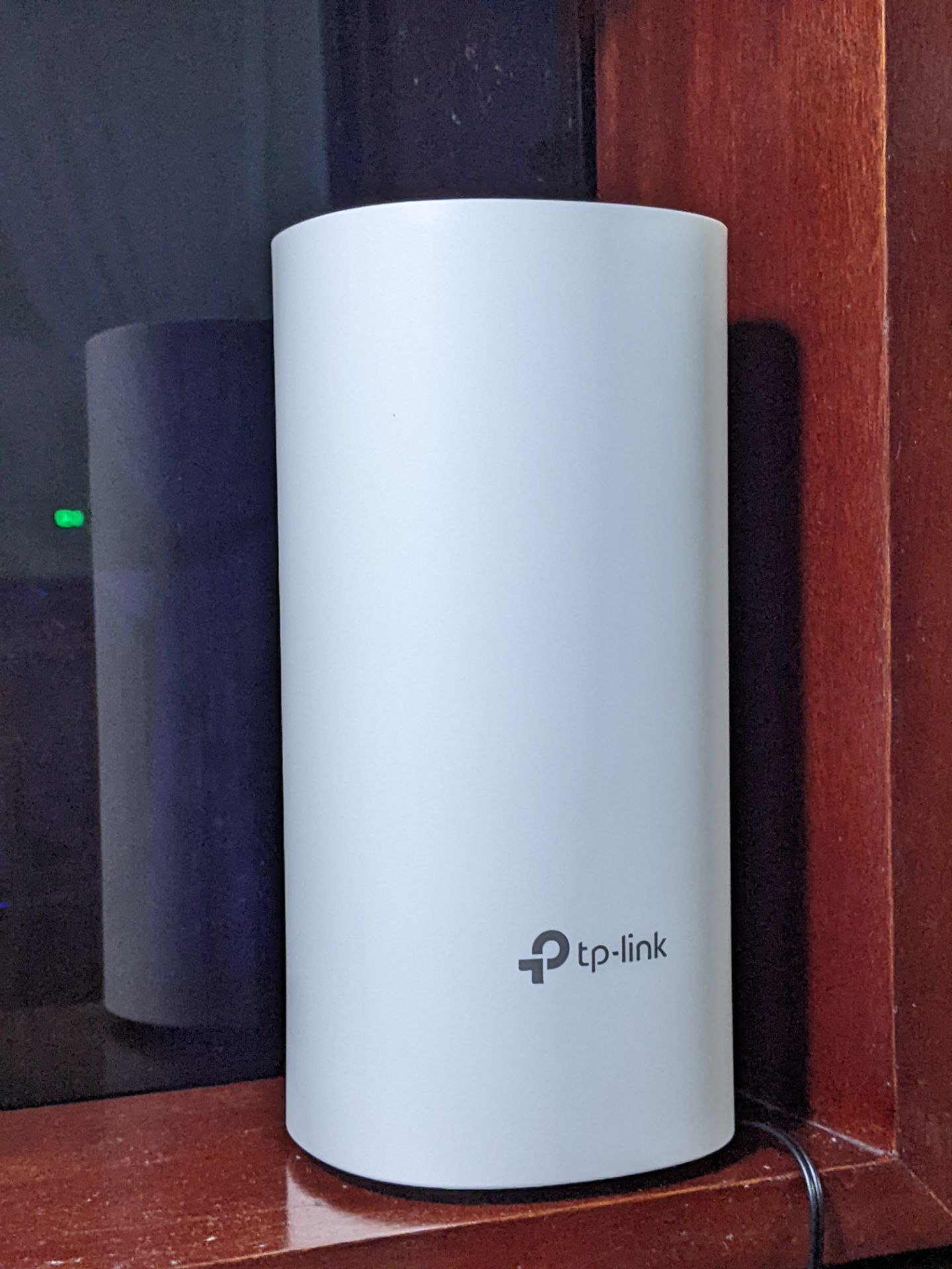 Bộ này quá ngon, tầng 3 mình tes t chậm hơn so với tầng 1. Mạng nhà mình gói 80mbps nhưng router nhà mạng loại cũ nên tes t chỉ được 1 nửa, báo kỹ thuật thì họ bảo băng tần 2.4ghz nên chỉ được nhiêu đó, tes t 5ghz mới đạt 80mbps, mình bảo đổi modem 2 băng tần thì bảo mất phí 300k, mua bộ này rồi nên ko cần đổi modem mới của nhà mạng nữa, ko còn quan trọng nữa, tes t tầng 1 tâng 2 đều đạt 80mbps. Giao hàng đúng hẹn. Bộ này quá ngon, tầng 3 mình tes t chậm hơn so với tầng 1. Mạng nhà mình gói 80mbps nhưng router nhà mạng loại cũ nên tes t chỉ được 1 nửa, báo kỹ thuật thì họ bảo băng tần 2.4ghz nên chỉ được nhiêu đó, tes t 5ghz mới đạt 80mbps, mình bảo đổi modem 2 băng tần thì bảo mất phí 300k, mua bộ này rồi nên ko cần đổi modem mới của nhà mạng nữa, ko còn quan trọng nữa, tes t tầng 1 tâng 2 đều đạt 80mbps. Giao hàng đúng hẹn.